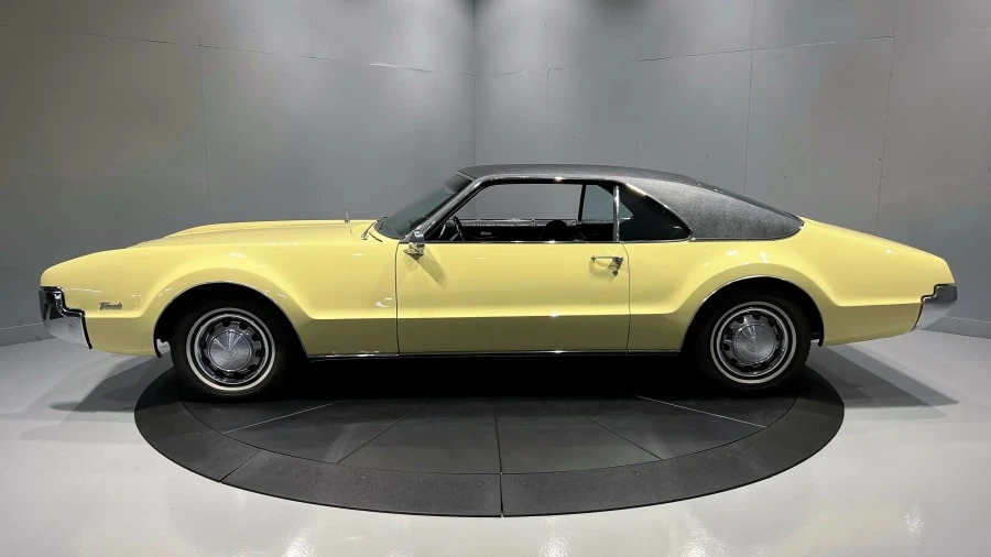 1967 Oldsmobile Toronado - Image 2 of 25