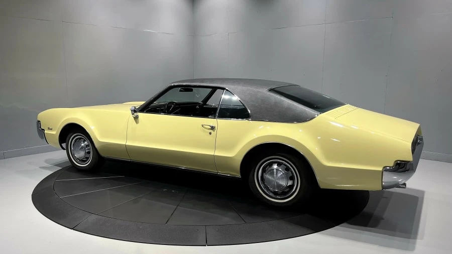 1967 Oldsmobile Toronado - Image 7 of 25