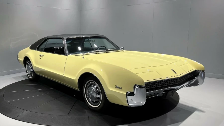 1967 Oldsmobile Toronado - Image 9 of 25