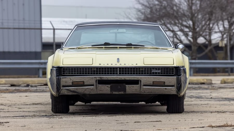 1967 Oldsmobile Toronado - Image 4 of 31