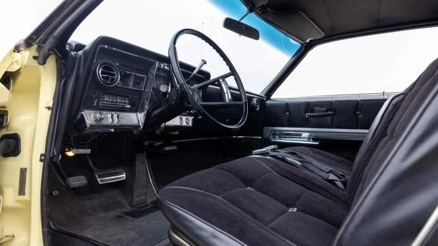 1967 Oldsmobile Toronado - Image 24 of 31