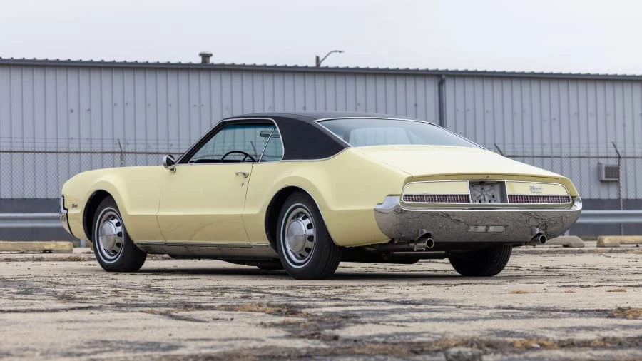 1967 Oldsmobile Toronado - Image 10 of 31
