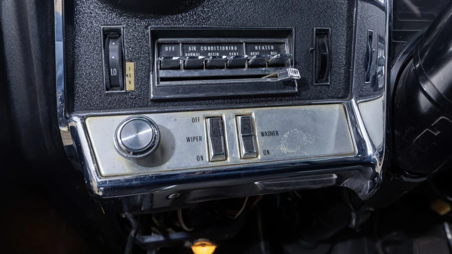 1967 Oldsmobile Toronado - Image 28 of 31