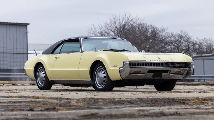1967 Oldsmobile Toronado - Image 6 of 31
