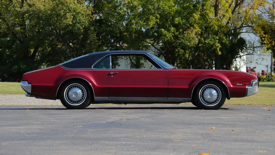 1967 Oldsmobile Toronado - Image 2 of 24