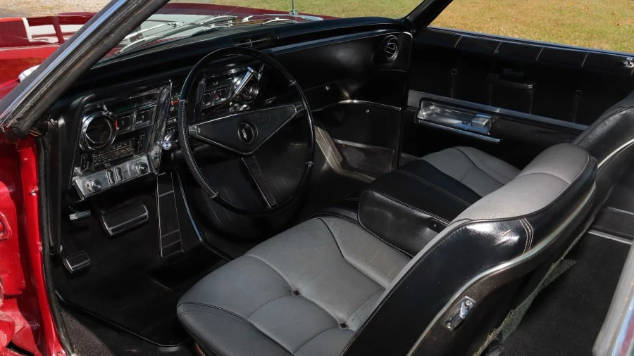 1967 Oldsmobile Toronado - Image 15 of 24