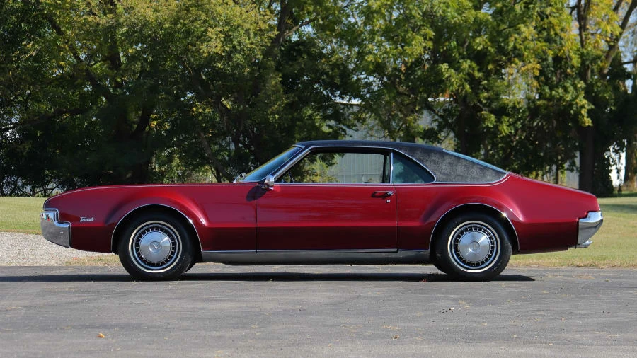 1967 Oldsmobile Toronado - Image 4 of 24