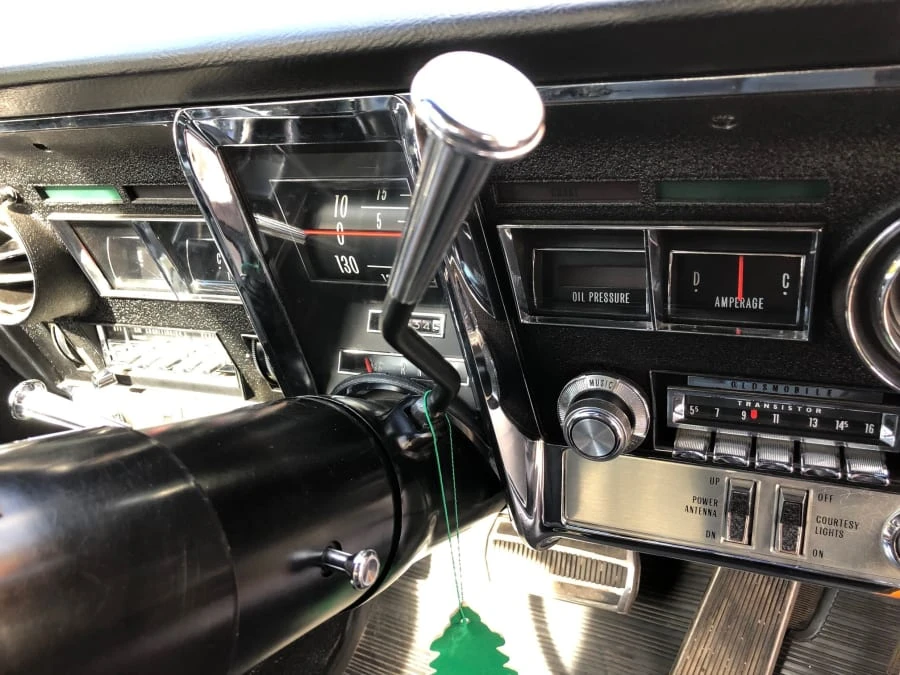 1967 Oldsmobile Toronado - Image 4 of 9