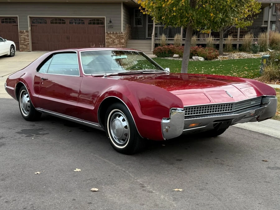 1967 Oldsmobile Toronado - Image 4 of 10