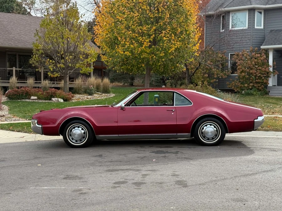 1967 Oldsmobile Toronado - Image 2 of 10