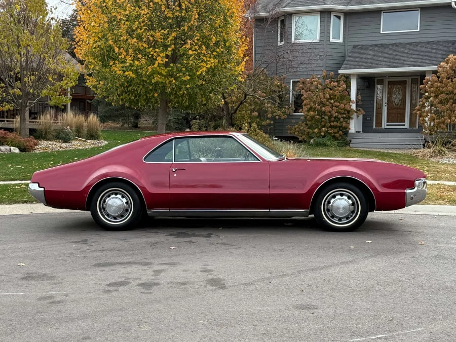 1967 Oldsmobile Toronado - Image 5 of 10