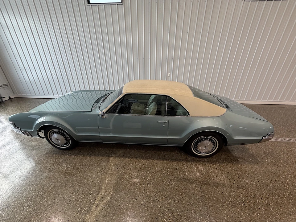 1967 Oldsmobile Toronado - Image 13 of 31