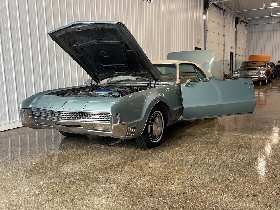 1967 Oldsmobile Toronado - Image 16 of 31