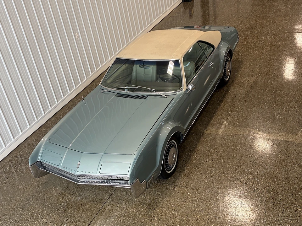 1967 Oldsmobile Toronado - Image 10 of 31