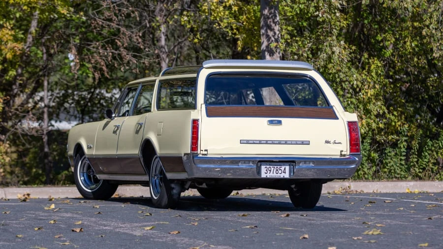 1967 Oldsmobile Vista Cruiser - Image 3 of 12