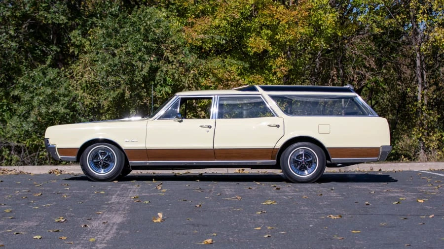 1967 Oldsmobile Vista Cruiser - Image 8 of 12