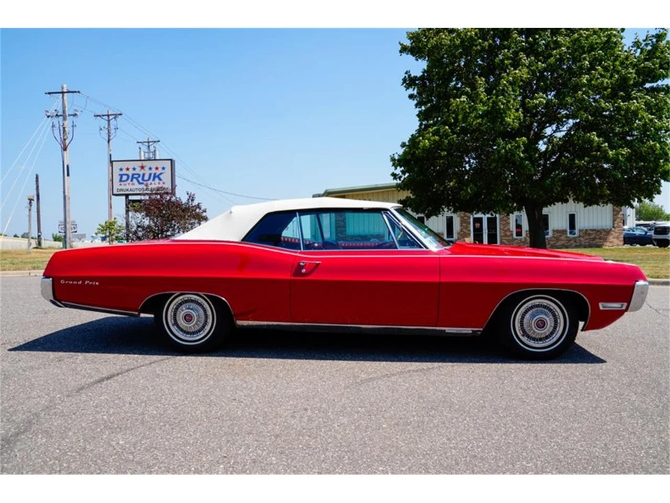 1967 Pontiac Grand Prix 1st Gen - Image 24 of 31