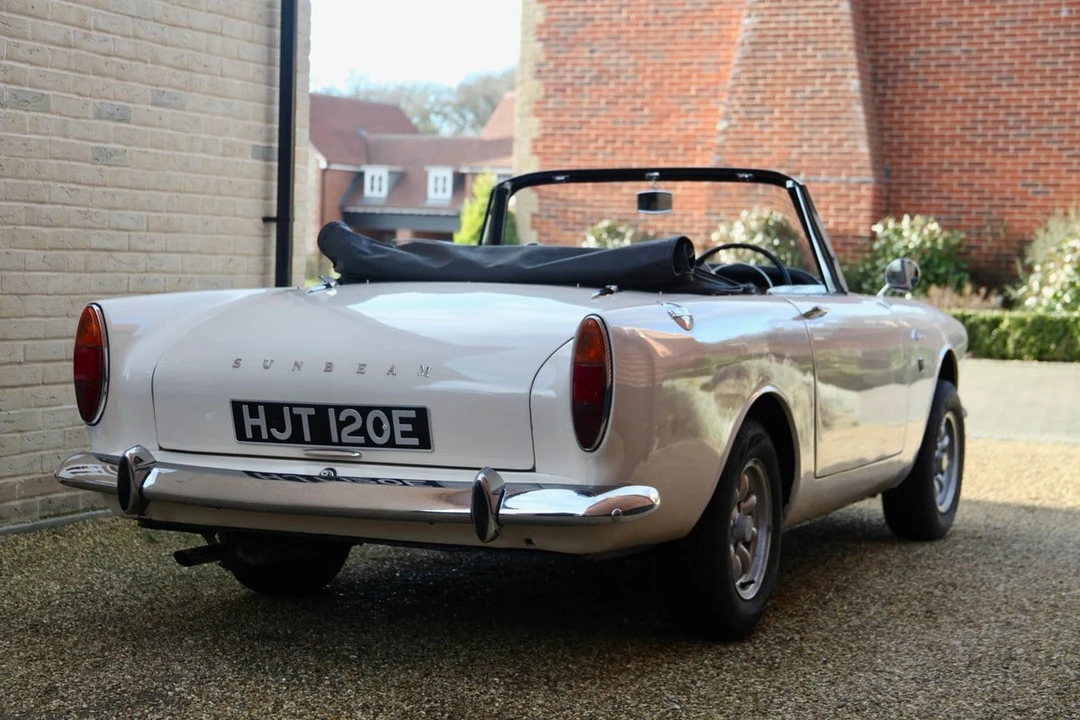 1967 Sunbeam Alpine Series V - Image 10 of 30