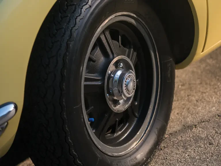 1967 Toyota 2000GT - Image 14 of 30