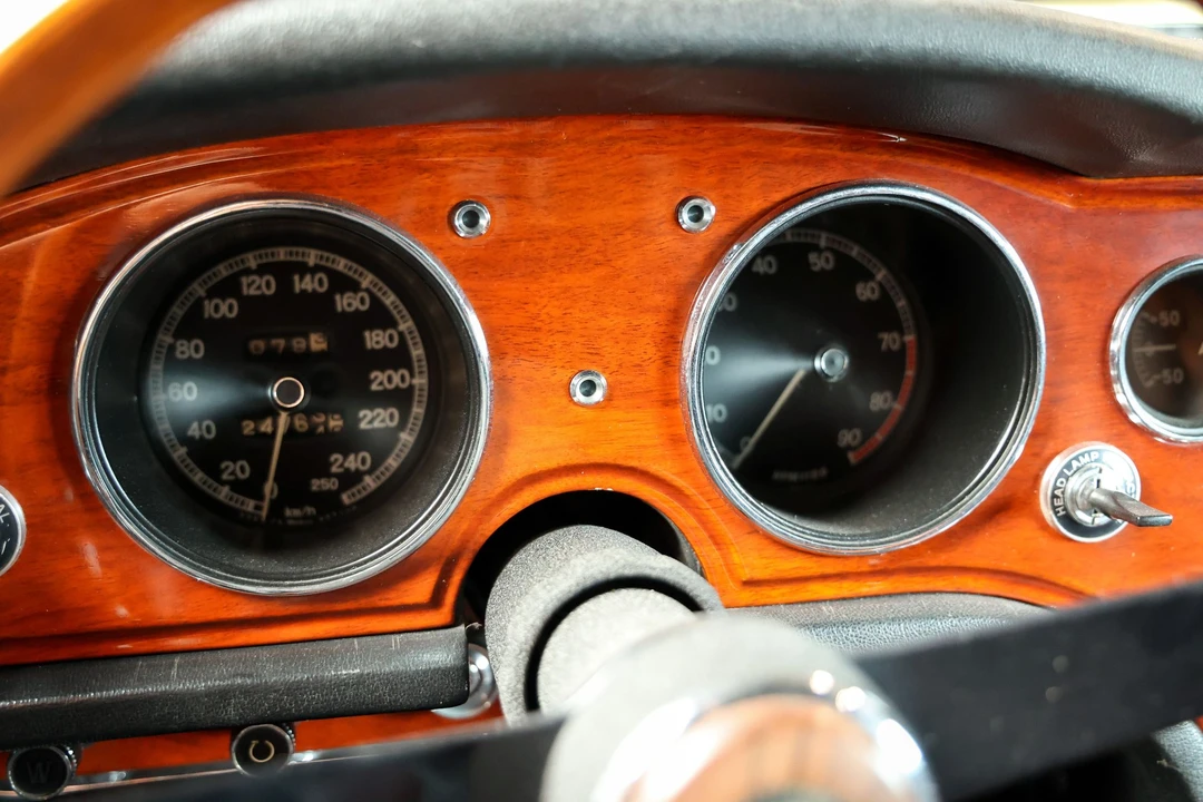 1967 Toyota 2000GT - Image 12 of 31