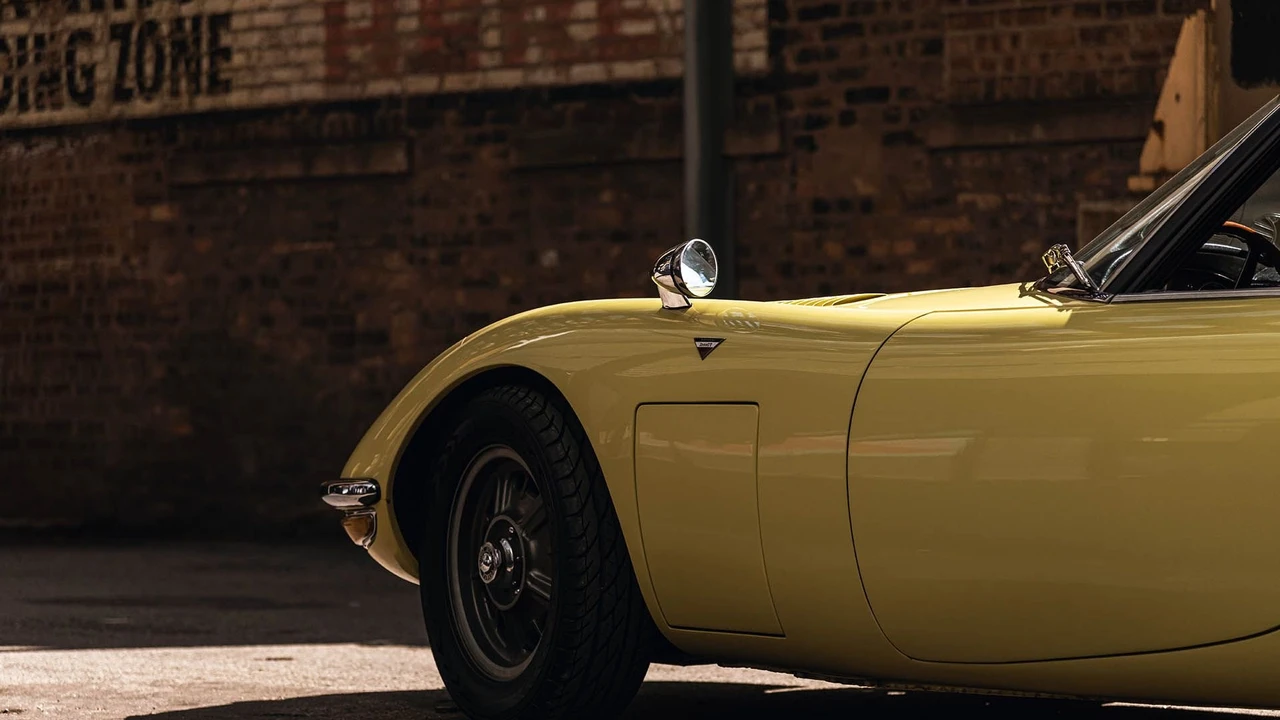 1967 Toyota 2000GT - Image 31 of 31