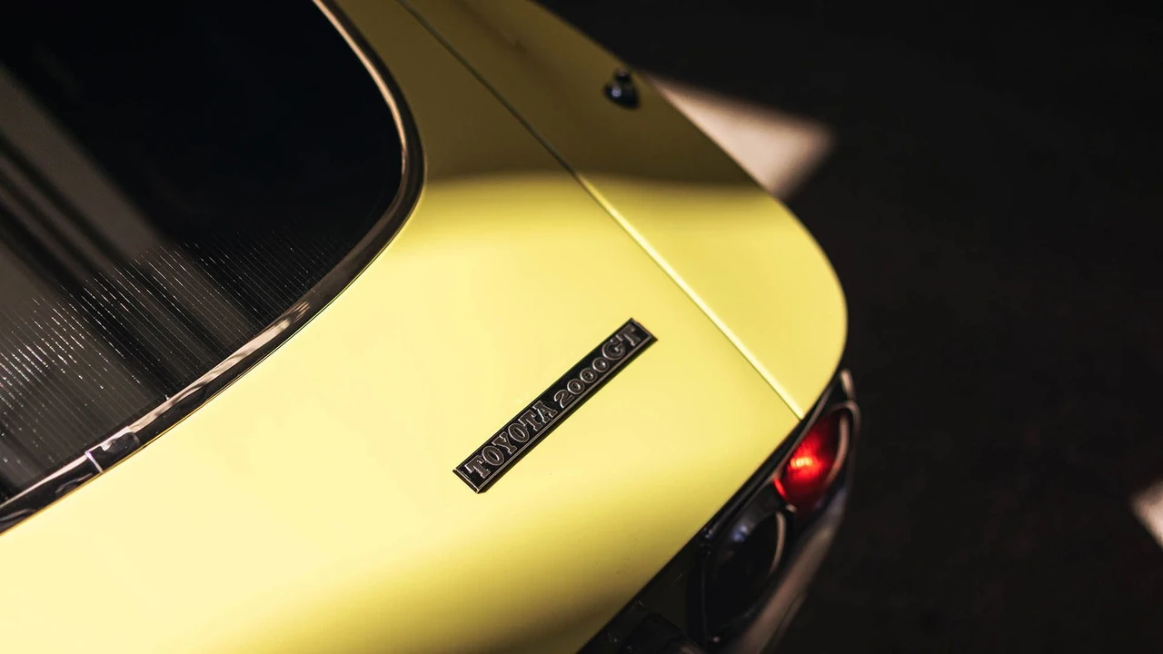 1967 Toyota 2000GT - Image 24 of 31
