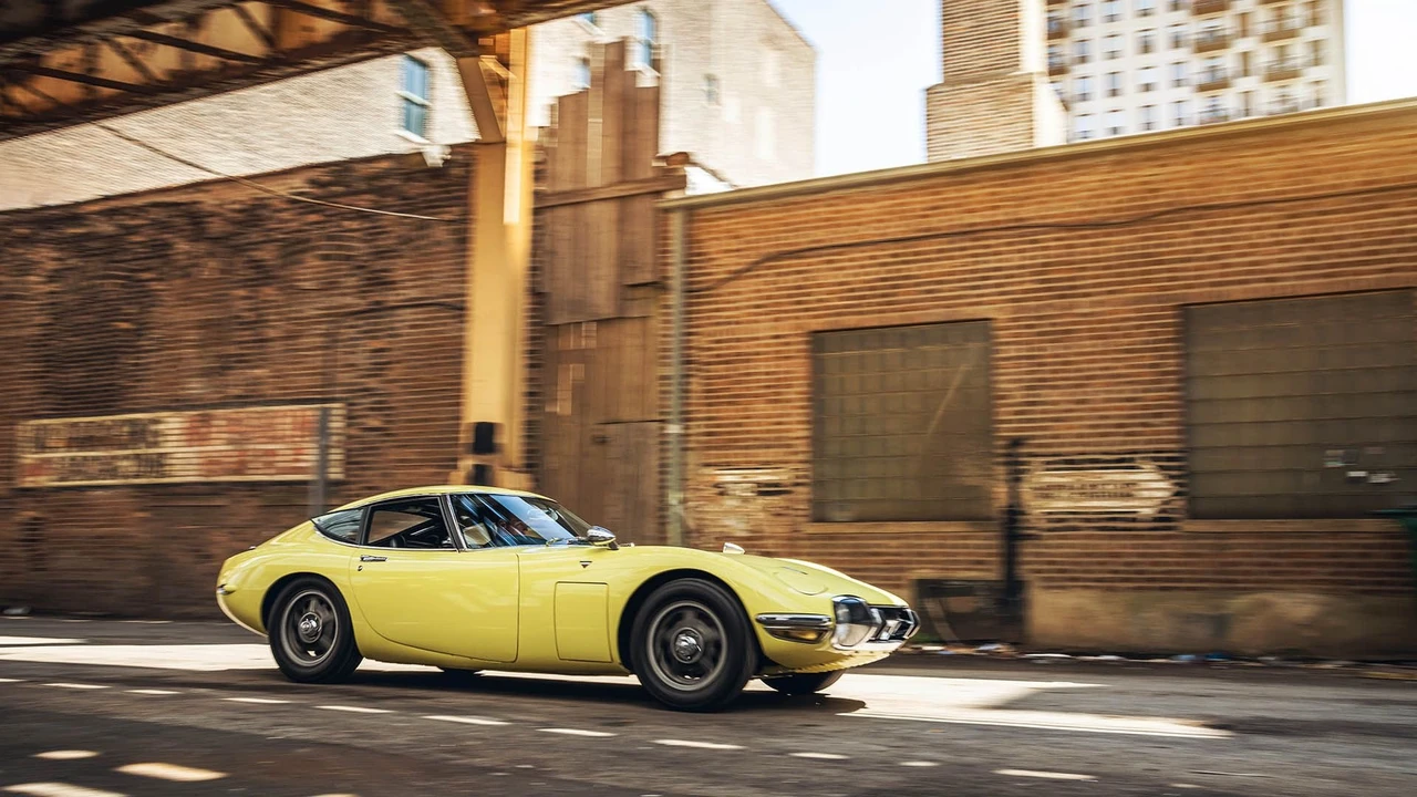 1967 Toyota 2000GT - Image 11 of 31