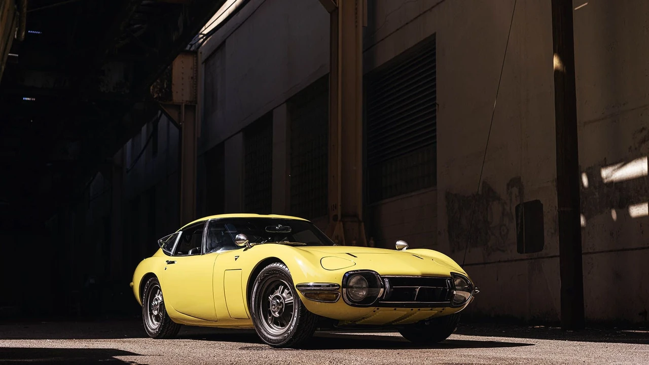 1967 Toyota 2000GT - Image 16 of 31