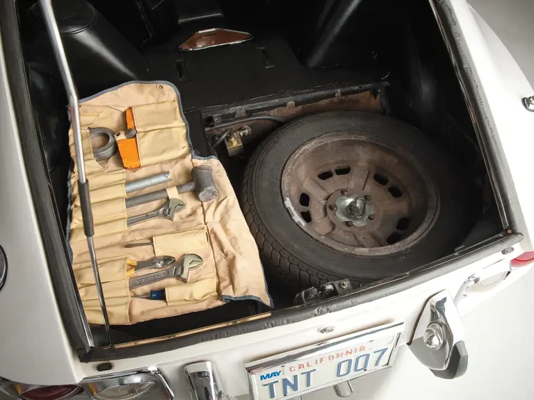 1967 Toyota 2000GT - Image 16 of 29