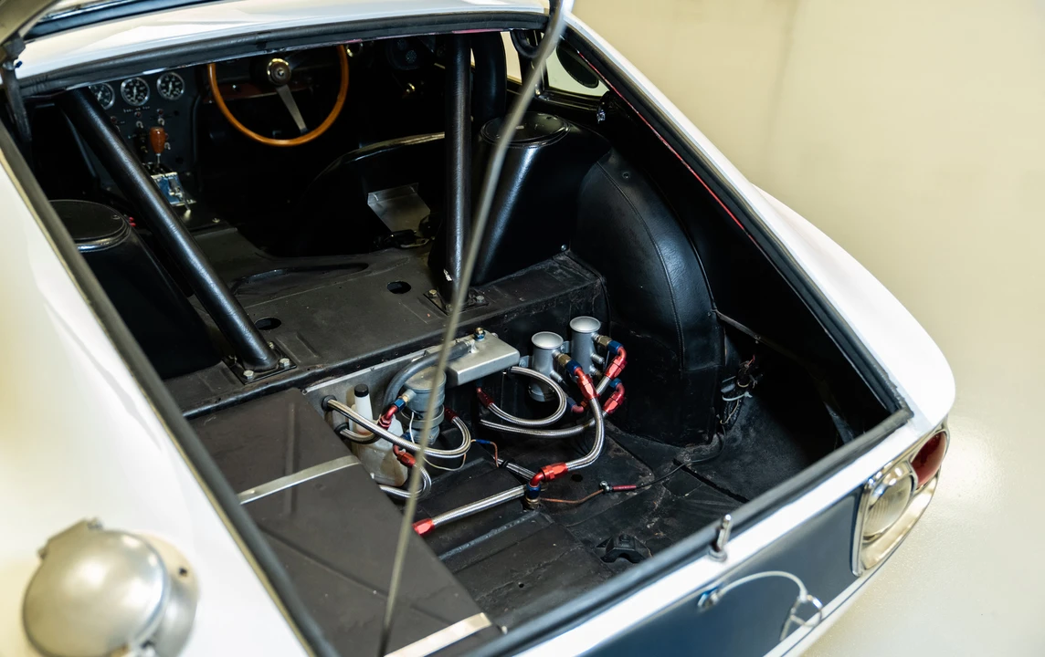 1967 Toyota 2000GT - Image 20 of 24