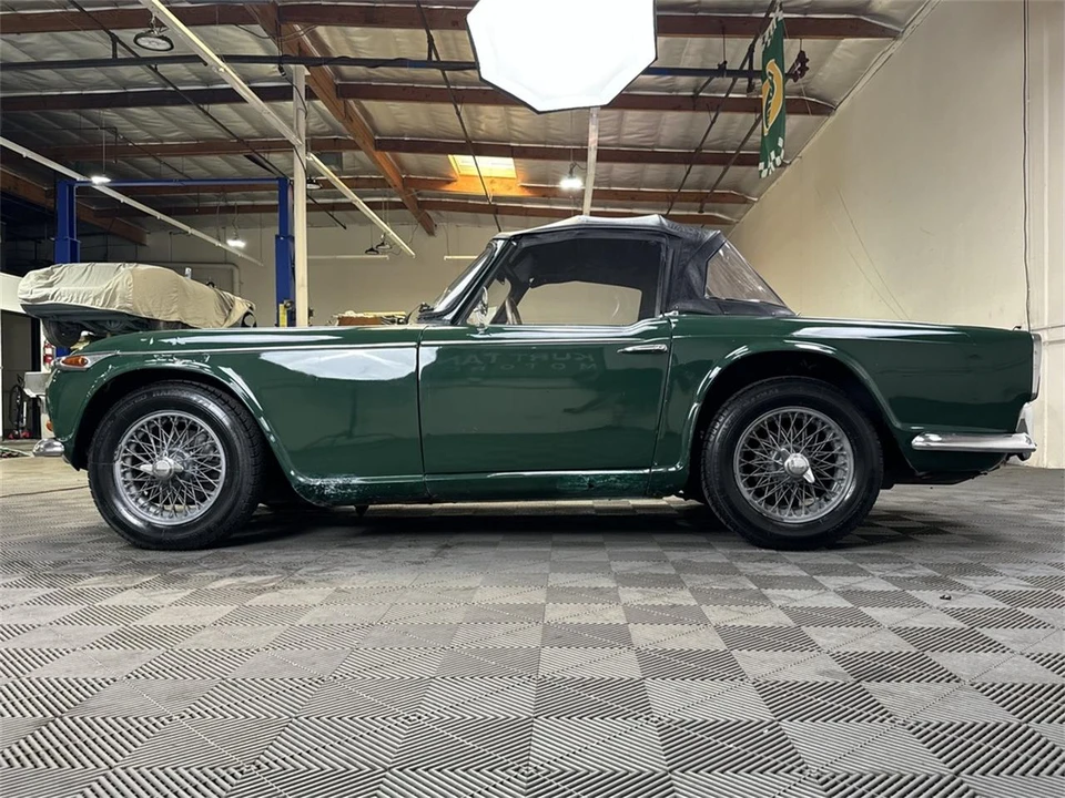 1967 Triumph TR4A - Image 14 of 31