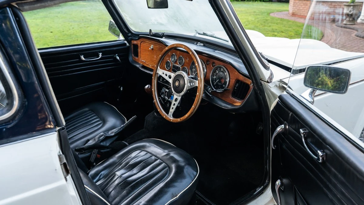 1972 Triumph TR4A - Image 16 of 30