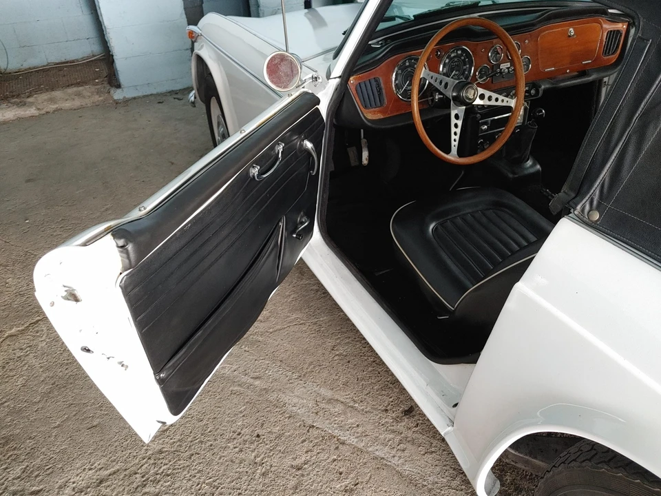 1967 Triumph TR4A - Image 23 of 31