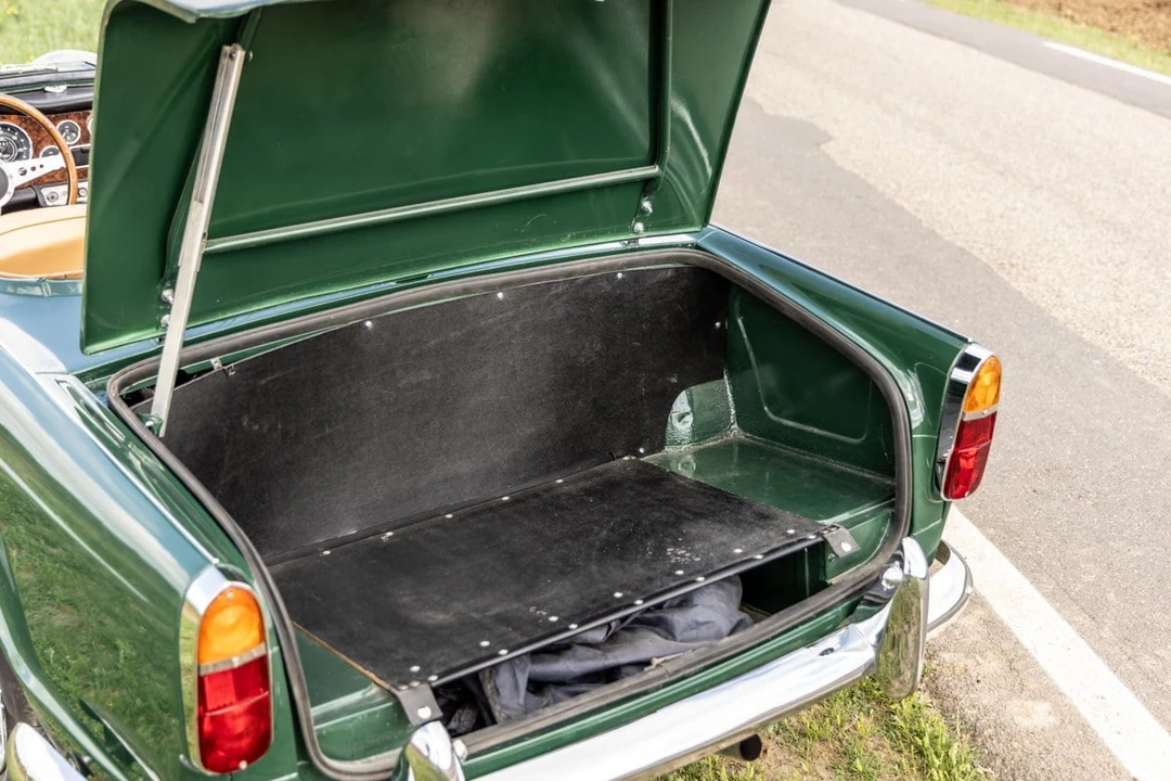 1967 Triumph TR4A - Image 25 of 31