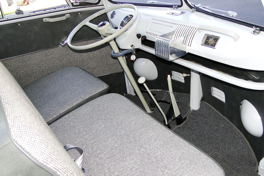 1967 Volkswagen Split-Window Bus - Image 4 of 5