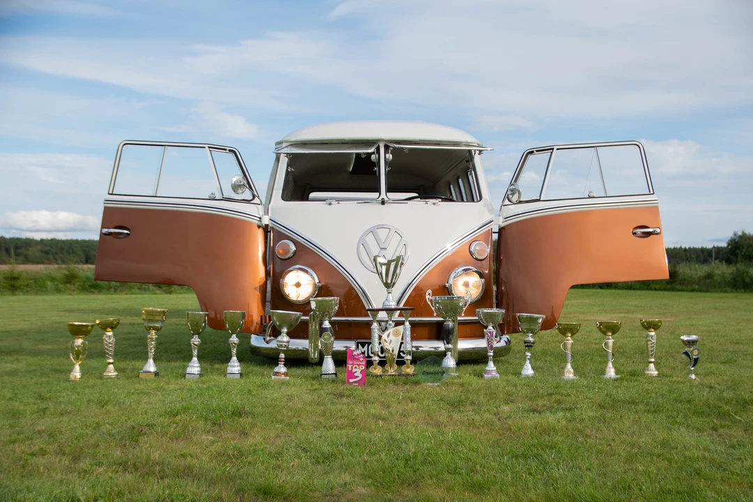 1967 Volkswagen Split-Window Camper - Image 15 of 31