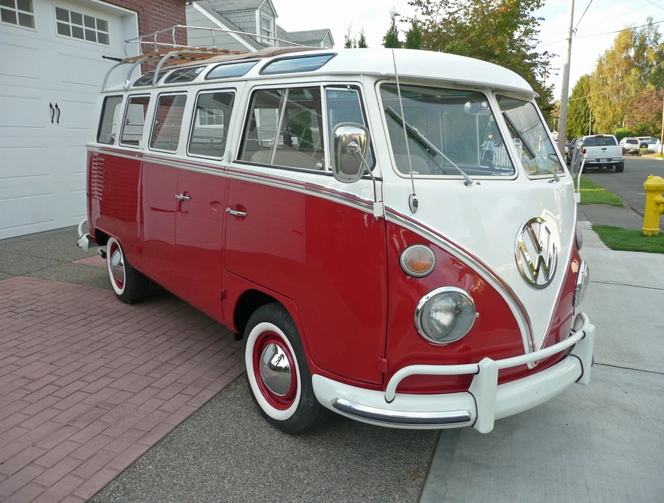 1967 Volkswagen Split-Window Bus - Image 2 of 3