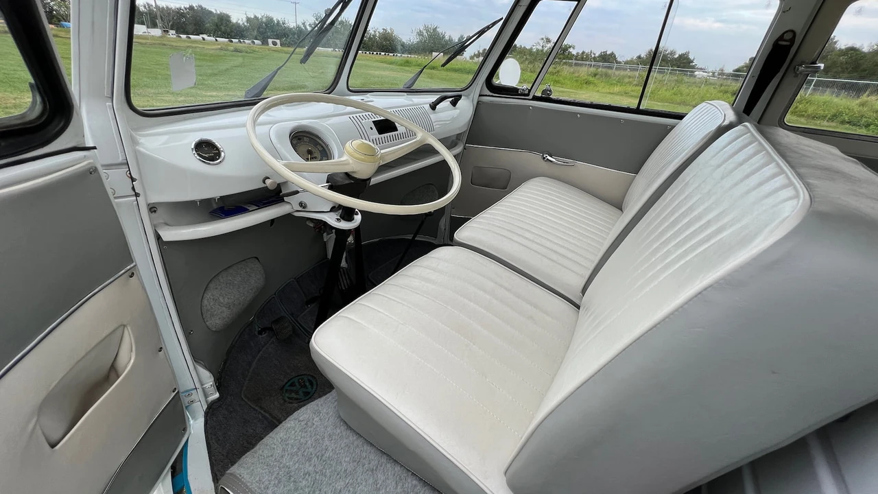 1967 Volkswagen Split-Window Bus - Image 4 of 14