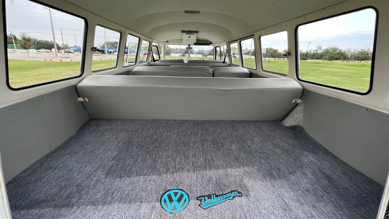 1967 Volkswagen Split-Window Bus - Image 6 of 14
