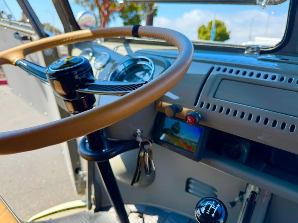 1967 Volkswagen Split-Window Bus - Image 10 of 21