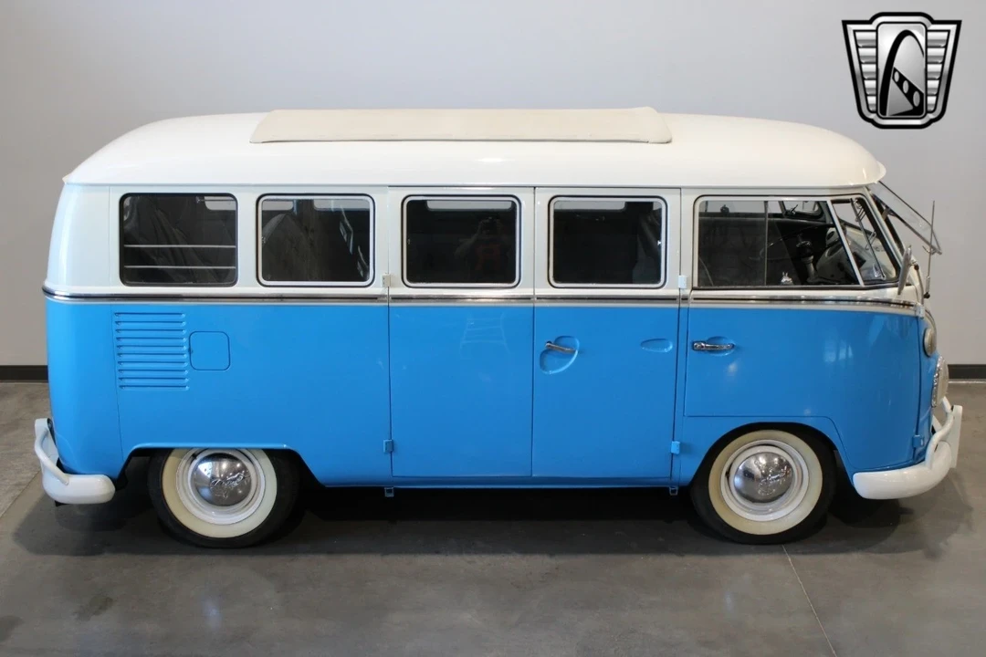 1967 Volkswagen Bay-Window Bus - Image 11 of 12