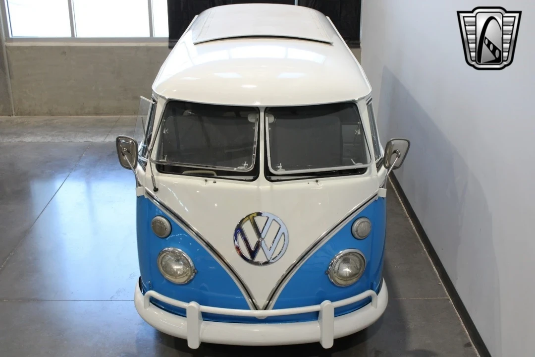 1967 Volkswagen Bay-Window Bus - Image 9 of 12