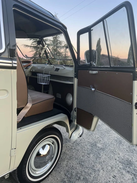 1967 Volkswagen Split-Window Bus - Image 21 of 31