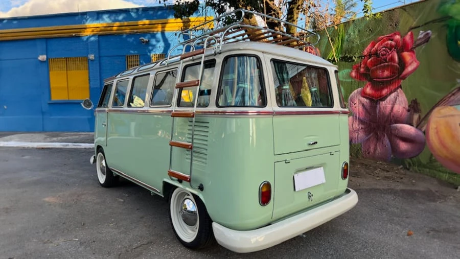 1967 Volkswagen Split-Window Bus - Image 2 of 24