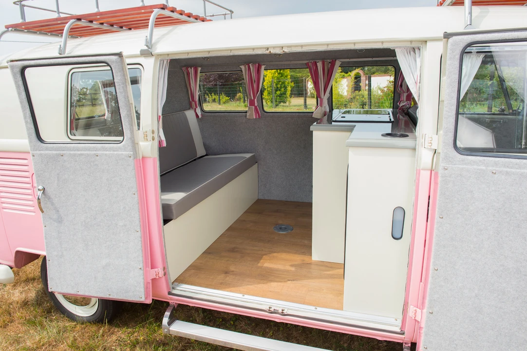 1967 Volkswagen Split-Window Camper - Image 15 of 31
