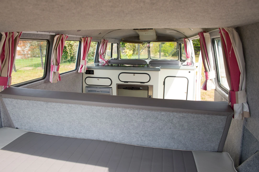 1967 Volkswagen Split-Window Camper - Image 14 of 31