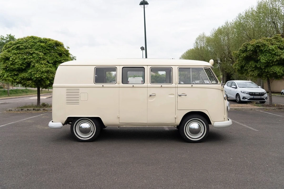 1967 Volkswagen Split-Window Bus - Image 5 of 31