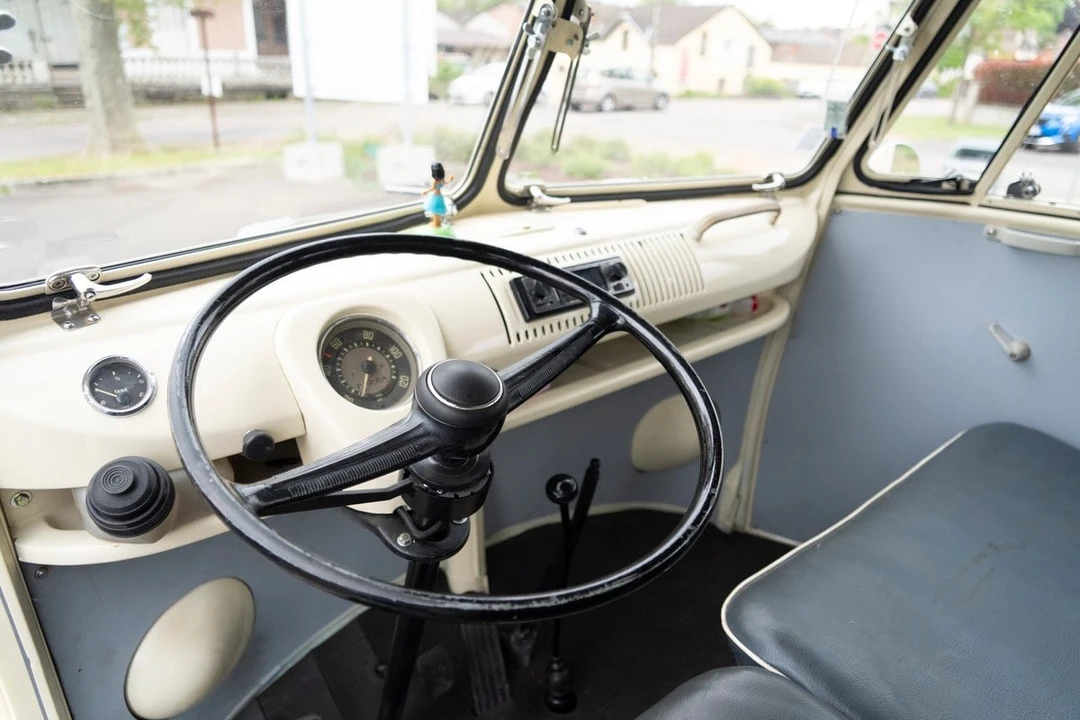 1967 Volkswagen Split-Window Bus - Image 21 of 31