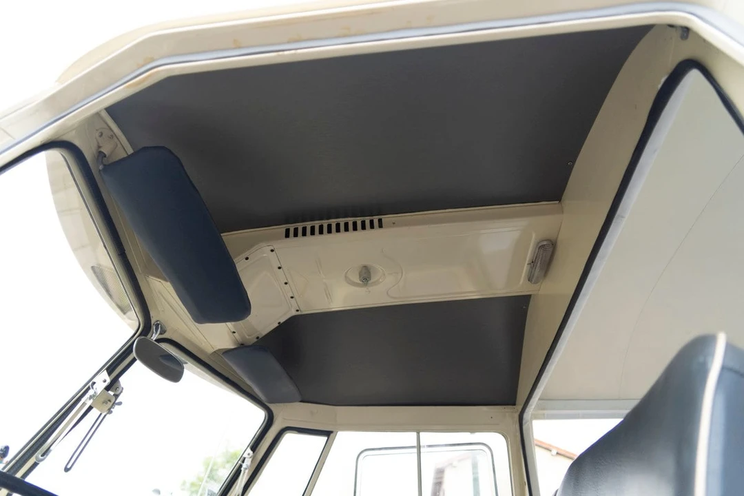 1967 Volkswagen Split-Window Bus - Image 26 of 31