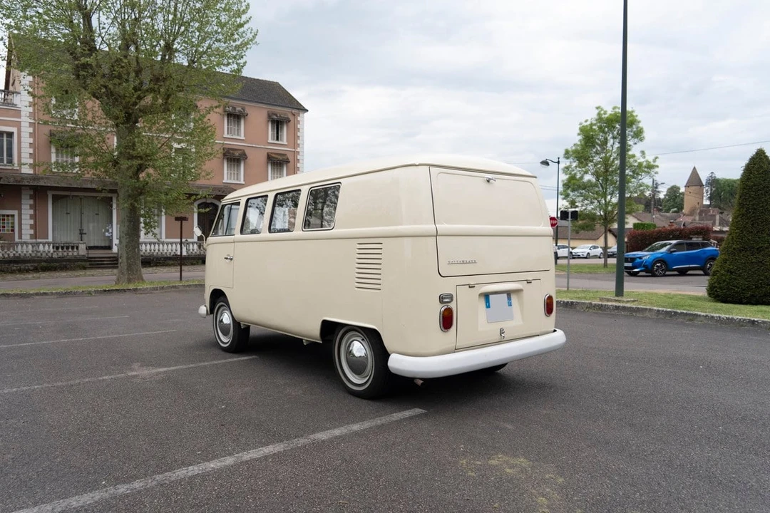 1967 Volkswagen Split-Window Bus - Image 8 of 31